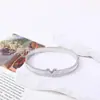 Pulseiras de Casal de Luxo Leve de Alta Qualidade, Aço Titânio Abertas com Design de Nicho, Pulseiras Modernas Populares Estilo Ins