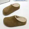 Estilo Coreano Otoño e Invierno 2026 Nuevas Zapatillas Cerradas de Cuero Suave Forradas de Felpa Calientes Versátiles Estilo Birkenstock Zapatos de Algodón para Mujer