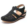 Nuevas sandalias de cuña para mujer de verano, de talla grande, estilo europeo y americano, casual, para uso diario, con punta cerrada, tacón medio y velcro