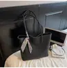 Bolsa Grande Moda Simples Retro Nova 2026 para Mulheres, Bolsa Tote de Grande Capacidade, Bolsa de Ombro, Bolsa de Mão e Conjunto com Necessaire Combinando