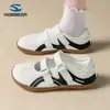 Zapatos Mary Jane de Ajuste Ancho HOBIBEAR para Mujer con Doble Correa de Velcro, Zapatos de Entrenamiento Alemanes, Zapatos Casuales Bajos con Suelas de Goma para el Transporte