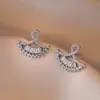Aretes para Mujer, Aretes de Flor Corazón con Circonita Micro-pavimentada de Cobre, Nueva Moda de Nicho, Diseño Simple, Joyería de Temperamento y Versátil