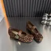 Zapatos Mary Jane retro de gamuza con punta cuadrada y tacón grueso para mujer, primavera/otoño 2026, versátiles, bajos, de suela blanda, tipo bailarinas para combinar con faldas