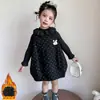 Roupa Infantil Estilo Coreano Saia de Lã com Bolinhas para Meninas Chegada Nova Outono/Inverno 2026 Vestido-Colete Estilo Outono para Bebês Saia Infantil Estilosa