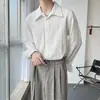Elegante Camisa de Manga Larga con Rayas Verticales para Hombre, Corte Holgado, Top Versátil Casual, Camisa de Moda en Blanco y Negro