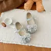 Zapatos de cristal de moda para niñas, nuevo estilo primavera y otoño, zapatos de cuero pequeños de suela blanda, lazo de perlas, para niños de tamaño mediano y grande, zapatos de princesa
