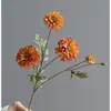 Flores de Crisântemo Selvagem Simulação Estilo Floresta Pastoral Decoração de Hotel para Casamento Festival Locais de Eventos Adereços para Fotos Flores Decorativas Flores de Seda Atacado