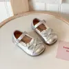 Zapatos de piel genuina para niña 2026 primavera y otoño nuevos estilo coreano versátiles de cordones zapatos de vestir para niños con lazo y suela suave