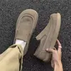 Novos Sapatos Loafers Elásticos de Solado Grosso para Homem, Estilo Britânico Birkenstock, Camurça Amarela Retrô, Coleção Primavera e Outono 2026