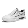 Zapatos blancos para hombre para deportes al aire libre y para ir al trabajo, zapatos casuales, nuevos zapatos de moda de otoño versátiles con panel de cuero para hombre