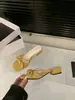 Sandálias Francesas Pequenas com Salto Grosso e Laço Sapatos de Fada Para Usar por Fora 2025 Novo Verão Sandálias para Combinar com Saia
