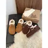 Botas de Neve Femininas de Inverno 2025 Novas Retrô com Solado Grosso para Pessoas Baixas, Aconchegantes e Quentes, Sapatos de Algodão Birkenstock para Uso Externo