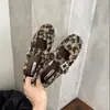 Pantuflas suaves de estilo coreano, adornadas con pedrería, forradas de felpa para usar en exteriores, nueva colección otoño/invierno 2026, perfectas con vestidos, zapatos Mary Jane estilo hada, zapatos de algodón