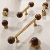 Novas Maçanetas de Madeira de Nogueira Estilo Chinês para Portas de Guarda-Roupa e Armários, Maçanetas Redondas Pequenas de Latão para Gavetas, Estilo Francês Bronze Antigo
