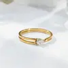 Anel Minimalista e Estiloso de Aço Inoxidável com Diamante Gota d'Água, Design de Nicho Japonês-Coreano, Elegante e Versátil para Uso Diário, Venda por Atacado Disponível