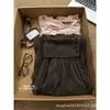 Calça Lanterna Cinza Escuro Preguiçosa Feminina Outono 2026 Novo Estilo Petite Botão na Frente Cintura Alta Calça de Arroz Glutinoso Calça Solta com Barra