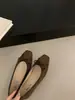 Primeiro Encontro Sapatos Baixos Quadrados de Camurça Estilo Retro Francês Sazonais para Mulheres 2026 Novos Sapatilhas Slip-On com Laço