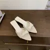 Chinelos Boca de Peixe para Mulheres, Sapatos com Strass, Sandálias de Praia Pretas Fashion de Bico Fino, Novos Saltos Altos com Lantejoulas, Sandálias Prateadas