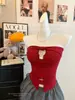 Top Tubo de Verano Nuevo Estilo con Diseño Irregular Hueco de Diamantes y Espalda Bonita, Corte Ajustado, Copas Fijas, Top para Mujer con Botones