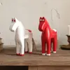 Estilo Europeo y Americano Simple Retro Creativo Estatua de Caballo de Madera Adorno de Madera Decoración para el Hogar Sala de Estar Entrada Artesanía Regalo