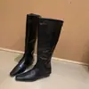 Botas altas para mujer que estilizan y alargan la figura, nuevo estilo de moda otoño e invierno 2026, botas de montar marrones con punta cuadrada pequeña