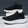 Explosiones transfronterizas Zapatos de hombre Nuevos Zapatos calcetín tejidos voladores Transpirables Ligeros Slip-on Zapatos de malla Tenis casuales para hombre