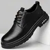 Sapatos Masculinos de Couro 2025 Primavera e Outono Masculino Retrô Workwear Cadarço Tendência Casual de Negócios Estilo Ocidental Casual Leve Casual