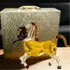 Botella de vino de vidrio de borosilicato alto, botella de whisky con forma de caballo, botella de vino de vidrio creativa de alta gama con forma de animal del zodiaco