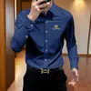 Camisa de alta qualidade 26 nova, estilosa e descolada, resistente a rugas para homens, elástica, slim fit, bordada, casual, de manga comprida