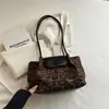 Bolsa de ombro retrô de alta qualidade com estampa de leopardo transfronteiriça, nova coleção outono/inverno 2026, bolsa de mão e bolsa de ombro modernas e versáteis