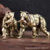 Ornamento de Mesa Urso Polar de Latão Maciço Peixe Diao Urso Polar Agressivo de Latão Animal de Estimação para Chá Urso de Bronze Antigo Domina o Mundo
