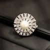 Broche Redondo Geométrico de Piedra Bicolor Oro y Plata Nicho de Alta Gama Chapado en Oro Simple y Versátil Broche Pequeño de Perlas para Hombre y Mujer