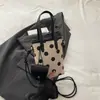 Bolsa de Mão e Bolsa de Ombro Feminina Transfronteiriça Outono 2026 com Design de Bolinhas, Moderna e Estilosa, para Trabalho e Deslocamento