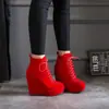 Botas Curtas de Plataforma com Salto Ultra Alto para Mulheres no Outono e Inverno Sapatos Femininos Suede Emagrecedores com Cadarço Botas de Salto Bloco para Entrega