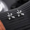 Pendientes de Racimo Completamente Diamantados de Nuevo Estilo Transfronterizos para Hombres, Modernos y Versátiles, Pendientes de Flor de Iris de Alta Gama en Forma de Cruz para Mujeres