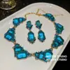 Reflejando la Belleza del Lago y el Agua~Brillante Collar Cuadrado Tachonado con Diamantes Irregulares, Cadena para Clavícula de Lujo Ligero y de Alta Gama, Artesanía Pesada y Lujoso Accesorio para el Cuello