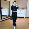 Conjunto Completo de Moda Casual Feminina para Primavera e Outono de 2025 Estilo Falso Duas Peças Moletom Calça Reta de Cintura Alta