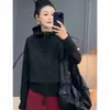 Moletom com capuz e colete patchwork falso de duas peças para mulheres, novo estilo outono 2026, com capuz, solto, estiloso, modelador, versátil, jaqueta curta da moda