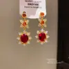 Collar de Flor Ovalada con Circonita Galvanizada en Oro Real de 18 Quilates, Cadena de Clavícula de Lujo Ligero de Gama Alta, Joyería Estilo Palacio Vintage para Mujeres