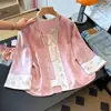 Calidad garantizada, seda, reduce la edad, nueva colección de otoño para mujeres de mediana edad, con un conjunto de chaqueta de cuello redondo bordada en jacquard de estilo chino y pantalones de pierna ancha