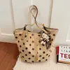Bolso Tote de Gran Capacidad con Personalidad de Moda para Mujer 2026 Otoño Nuevo Elegante Bolso de Hombro Único Bolso Cubo de Lunares para Viajes