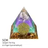 Adorno de pirámide de cristal natural de 5 cm para decoración de oficina y hogar en Europa y América, pirámide de resina con piedra triturada de colores