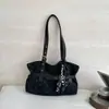 Bolso de Hombro Tipo Tote con Lunares Estilo Coreano de Nicho para Mujer Otoño/Invierno 2026 Bolso de Hombro Único Versátil para el Trabajo Moda Simple