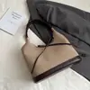 Bolsa de Mão com Laço Moda Retrô Feminina 2025 Nova Bolsa de Mão Fosca de Grande Capacidade Bolsa de Axila de Alto Valor