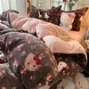 Conjunto de Cuatro Piezas de Leche Polar Grueso Cálido Otoño e Invierno ins Dibujos Animados Todo Mate Estilo Fresco Conjunto de Tres Piezas de Polar para Bebé Piel Sintética
