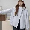 Chaqueta casual con capucha para mujer, nuevo estilo popular de otoño 2026, adecuada para personas menudas, top cortavientos para exteriores que reduce la edad