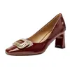 Sapatos Mary Jane de Couro Envernizado para Mulheres 2026 Primavera Novos Estilo Francês Sapatos de Casamento Vermelhos com Fivela Quadrada de Metal Salto Alto e Salto Bloco