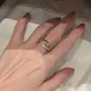 Como una Mariposa en la Naturaleza, Anillo Vintage con un Estilo de Dinero Viejo a la Moda, Anillo Dorado con un Toque de Lujo Ligero y Sensación de Alta Gama, Anillo Abierto