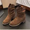 Botas femininas de salto bloco super estilosas, novidade verão 2026, camurça vintage, moda versátil, botas de moda com sola grossa para pessoas baixinhas