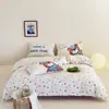 Juego de ropa de cama de cuatro piezas estilo caricatura, clase A, fresco y simple, 100% algodón, algodón lavado, con diseños lindos y versátiles, adecuado para dormitorios de estudiantes, y disponible como juego de tres piezas